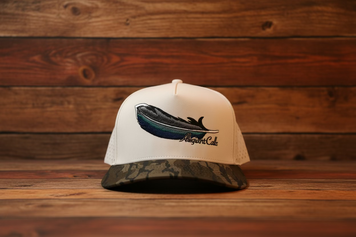 Performance Snapback Ivory/Bottomland Feather Quill Stitched logo